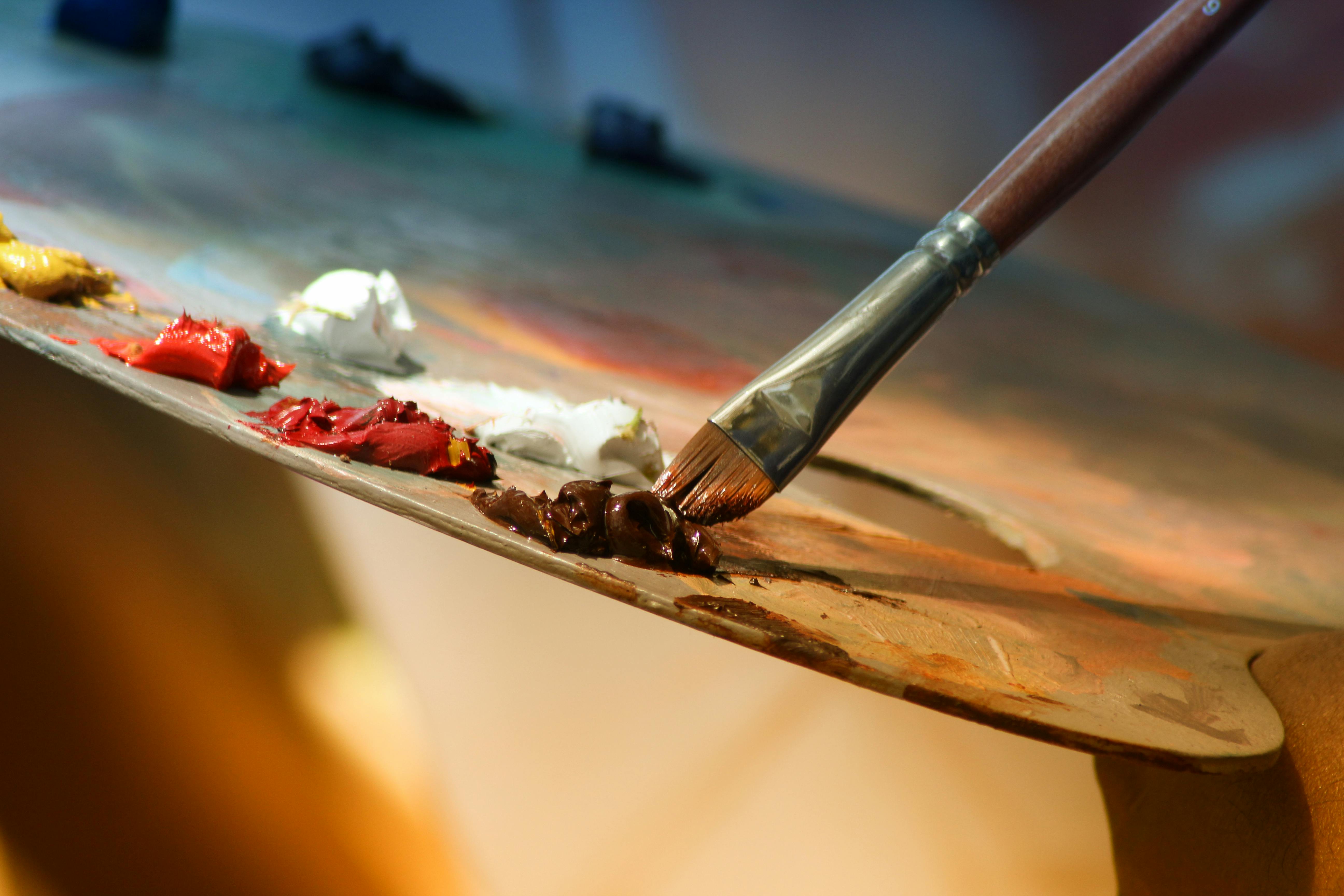 Art therapy creative expression supporting addiction recovery and emotional healing